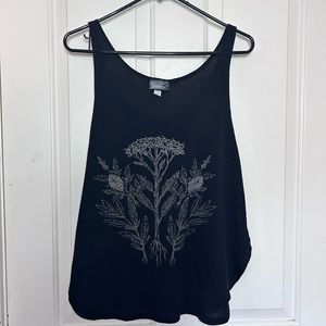 SOVRIN Apparel Botanical Side Slit Tank Top